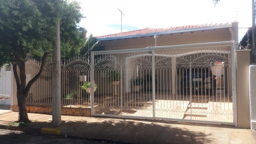 Casa à Venda no Jardim Aclimação em Araçatuba/SP