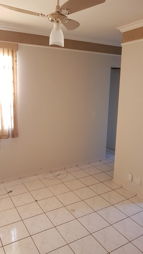 Apartamento à Venda no Conjunto Habitacional Doutor Antônio Villela Silva em Araçatuba/SP