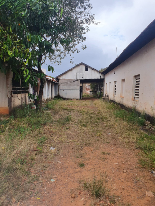 Barracão à Venda no Bairro das Bandeiras em Araçatuba/SP