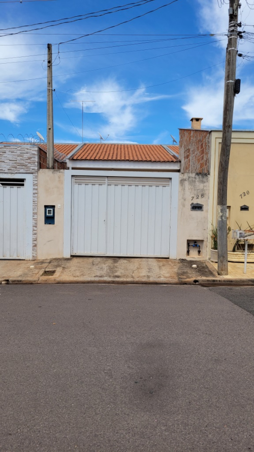 Casa à Venda no Jardim das Oliveiras em Araçatuba/SP