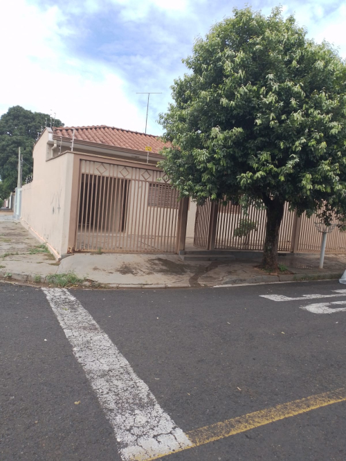 Casa à Venda no Jardim Mugnaini em São José do Rio Preto/SP