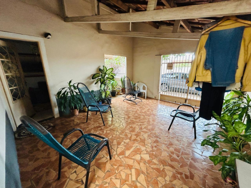 Casa à Venda no Conjunto Habitacional Etheocle Turrini em Araçatuba/SP