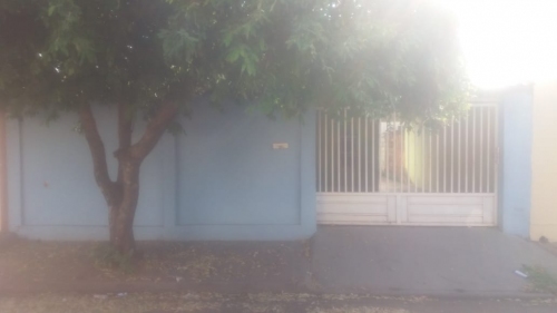 Casa para alugar no Conjunto Habitacional Hilda Mandarino em Araçatuba/SP